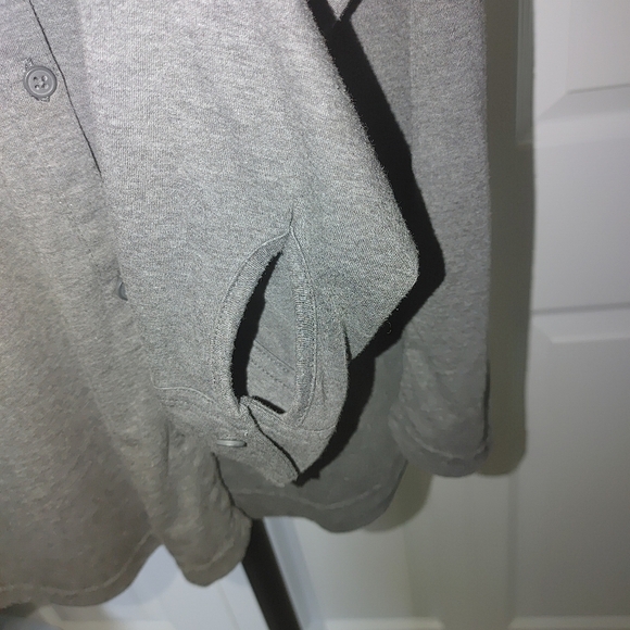 Columbia Woman's Gray Button-Up Shirt Size XL - Picture 3 of 7